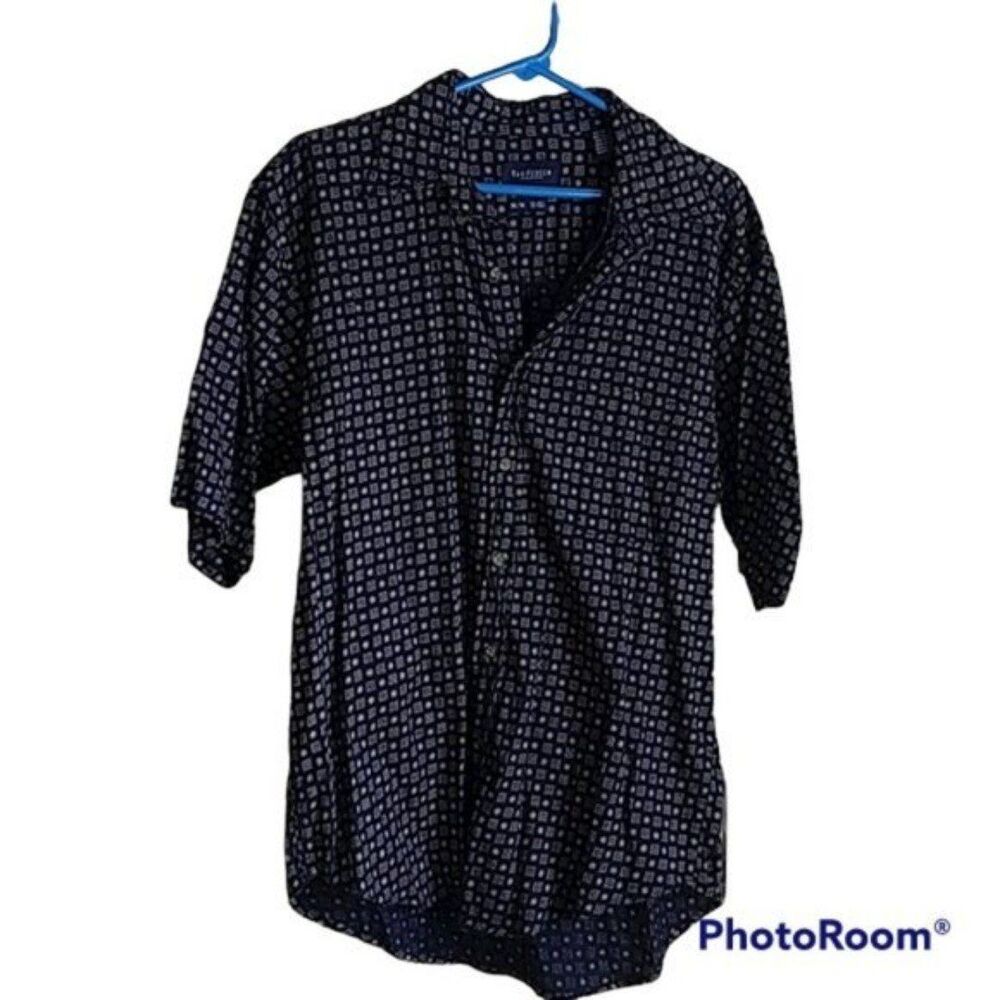 Van Heusen Dress Shirt Size Medium 15-15-1/2